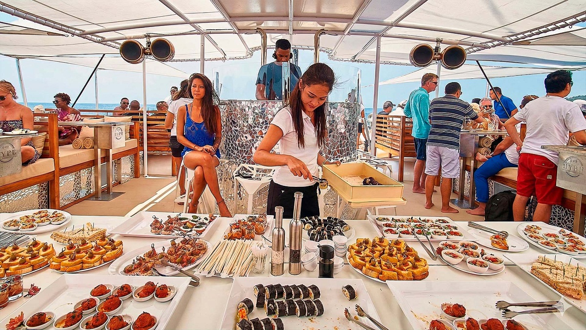 Аренда Party Catamaran 74ft на Пхукете